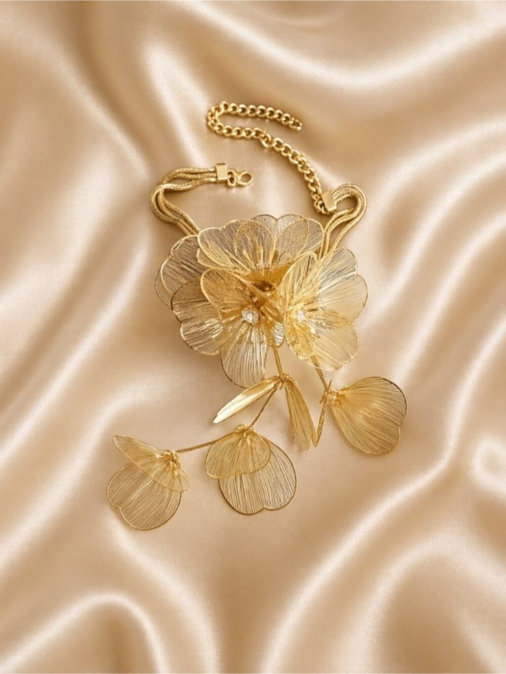 Kate Middleton Famous Cascading Floral Necklace